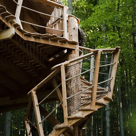 ラグジュアリーテント Treehouse *